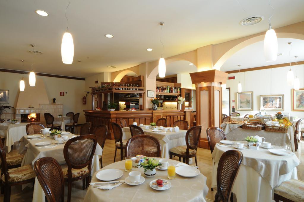 Hotel Cristallo Conegliano Exterior photo