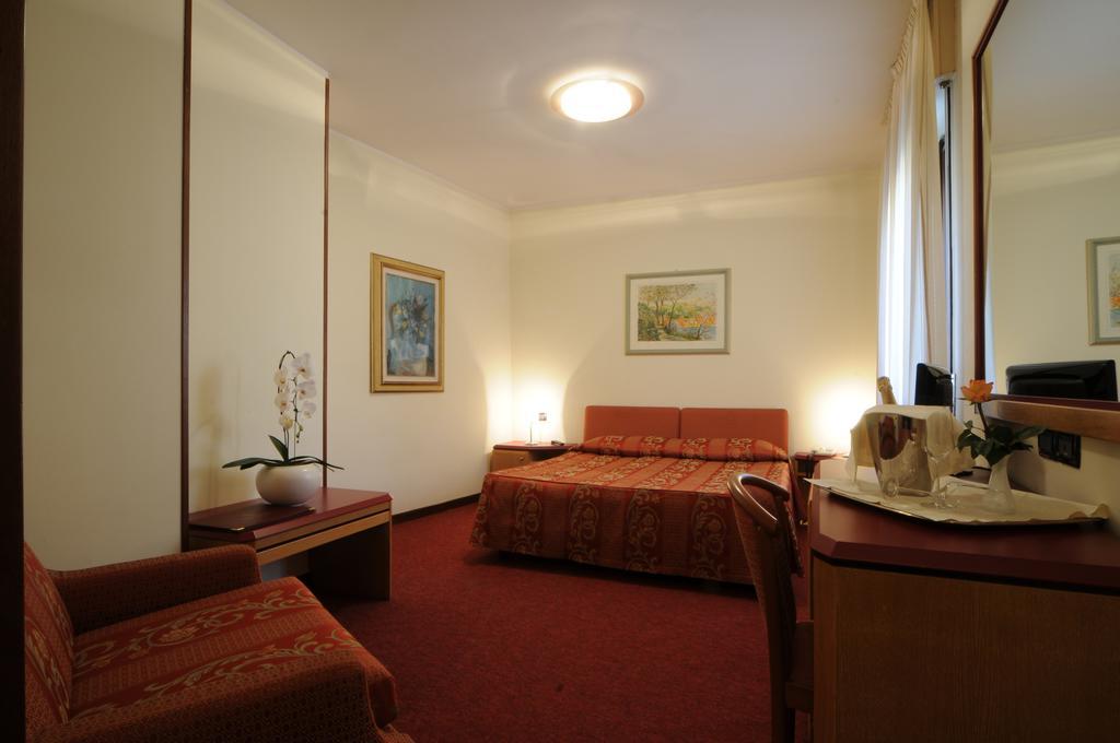 Hotel Cristallo Conegliano Exterior photo